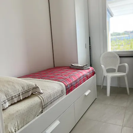 Casa Fronte Mare Per Gruppi Marina di Montemarciano